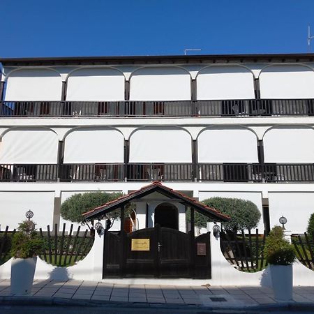 Amaryllis Luxury Rooms Platamonas Exterior photo