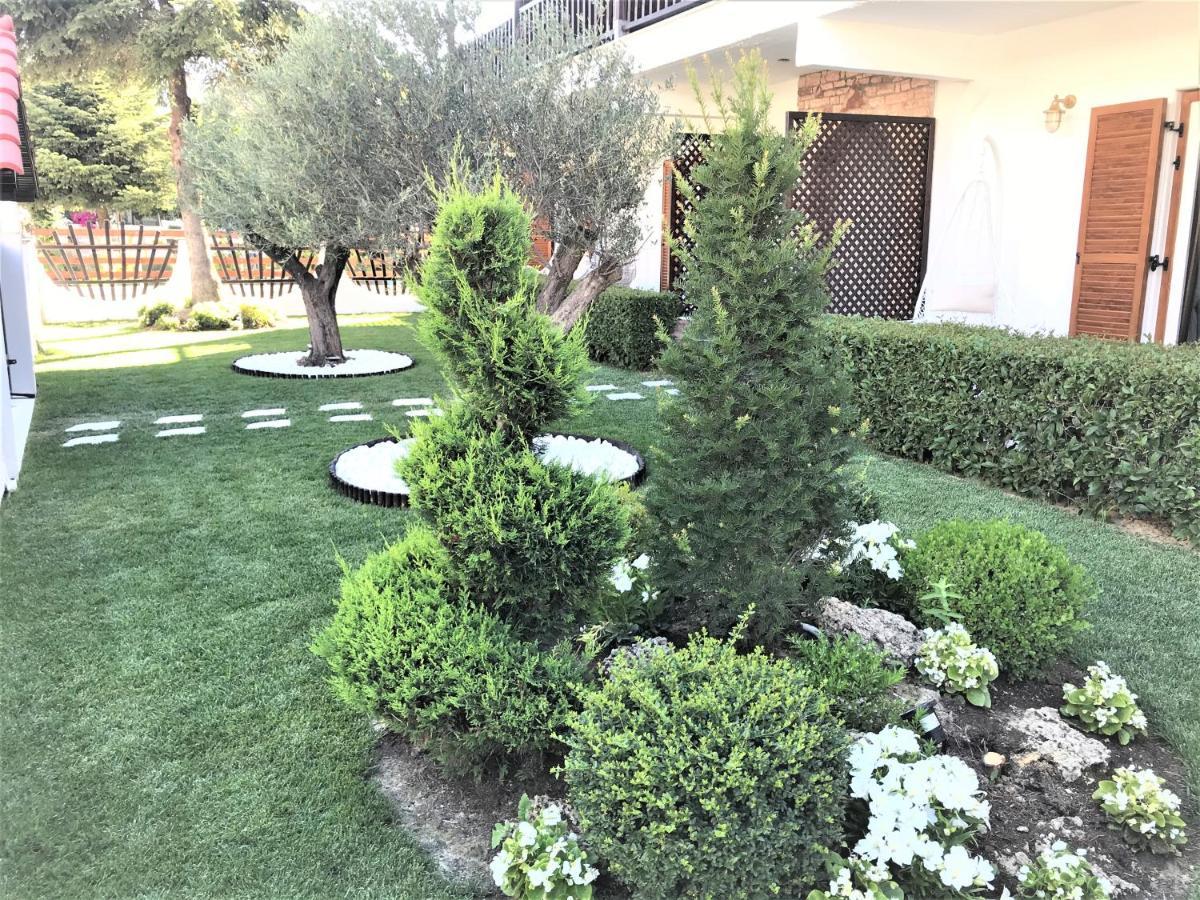 Amaryllis Luxury Rooms Platamonas Exterior photo